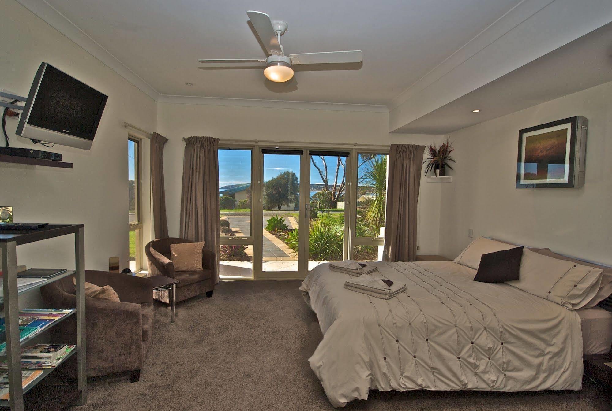 Searenity Holiday Accommodation Emu Bay Bagian luar foto